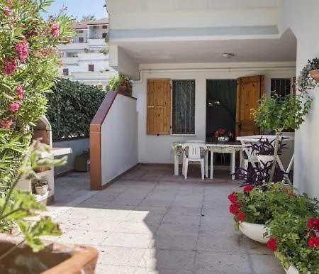 M211, Marcelli, Trilocale Con Giardino A 200mt Dal Mare *