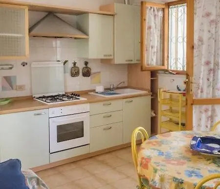 M211, Marcelli, Trilocale Con Giardino A 200mt Dal Mare *
